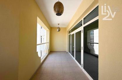 Apartment - 2 Bedrooms - 3 Bathrooms for rent in Al Hatimi - Shoreline Apartments - Palm Jumeirah - Dubai