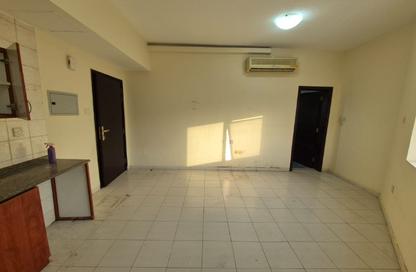 Apartment - Studio - 1 Bathroom for rent in Fire Station Road - Muwaileh - Sharjah Apartment - Studio - 1 Bathroom for rent in Fire Station Road - Muwaileh - Sharjah