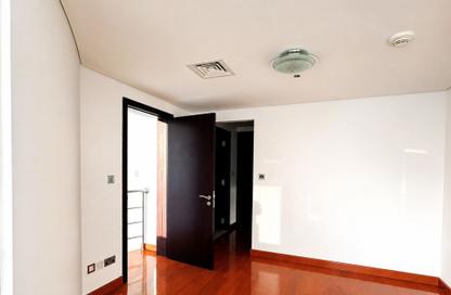 Apartment - 1 Bedroom - 2 Bathrooms for rent in Sky Gardens - DIFC - Dubai