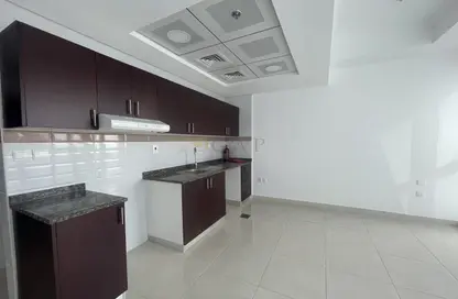 شقة - 1 حمام للايجار في ذا كورت تاور - الخليج التجاري - دبي