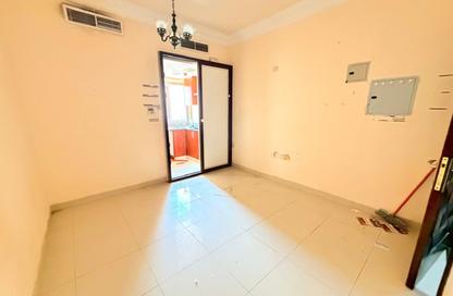 Apartment - Studio - 1 Bathroom for rent in Fire Station Road - Muwaileh - Sharjah Apartment - Studio - 1 Bathroom for rent in Fire Station Road - Muwaileh - Sharjah