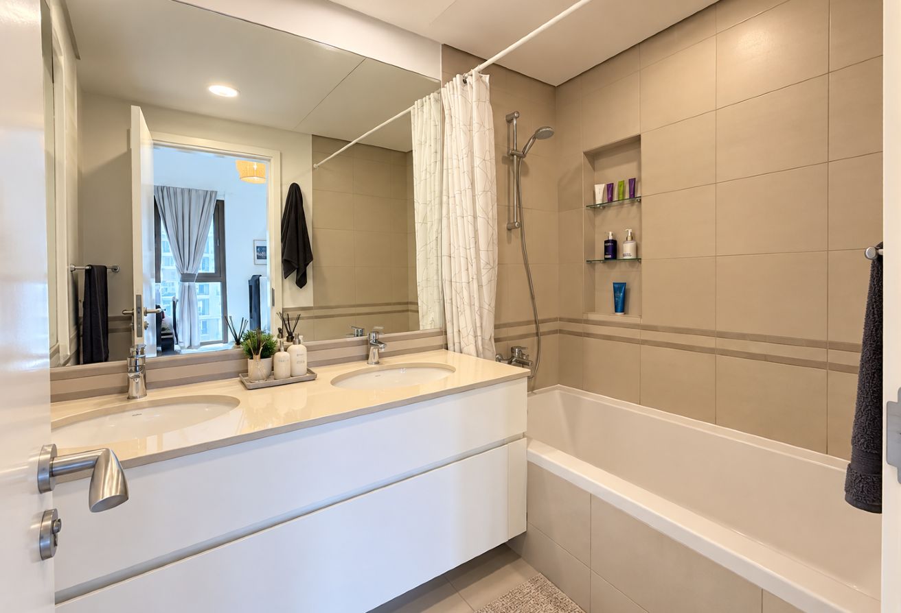 2 bedroom apartment in Zahra Apartments 1B, Town Square: 7