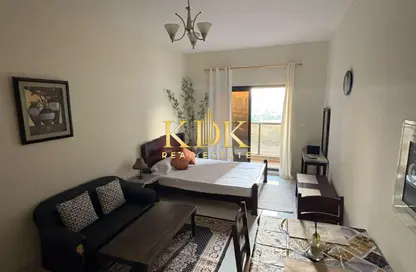 شقة - 1 حمام للايجار في مساكن النخبة رقم 6 - مساكن النخبة الرياضية - مدينة دبي الرياضية - دبي