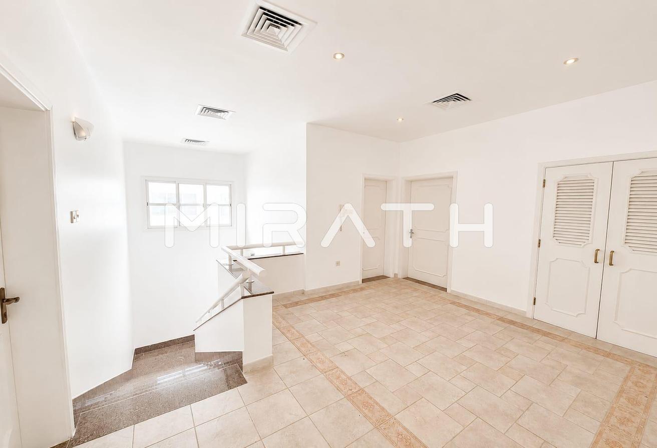 4BR + Private Green |Spacious Independent Villa photo 8