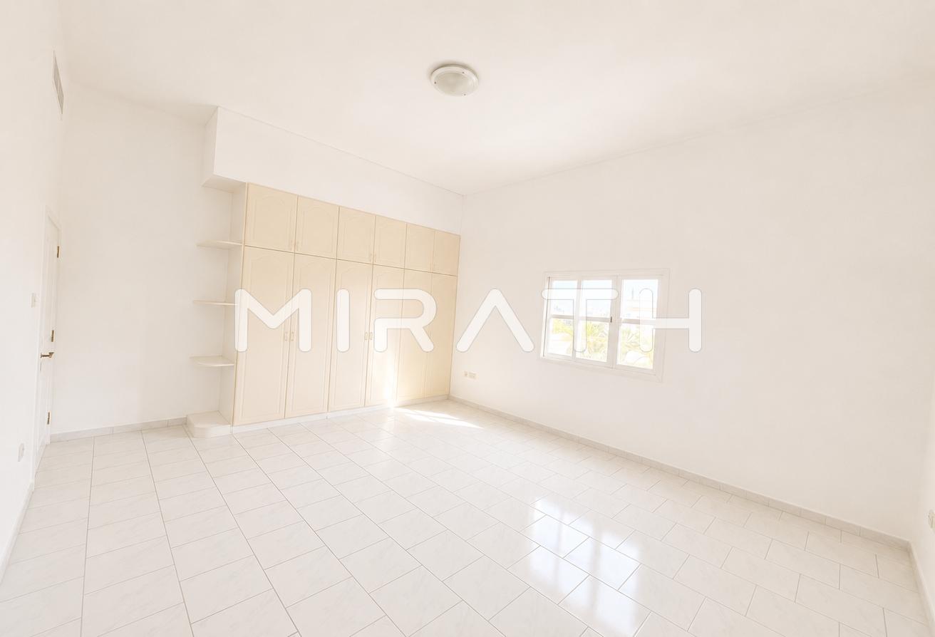 4BR + Private Green |Spacious Independent Villa photo 5