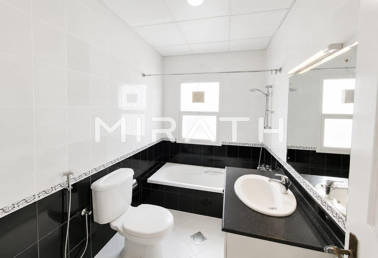 4BR + Private Green |Spacious Independent Villa photo 9