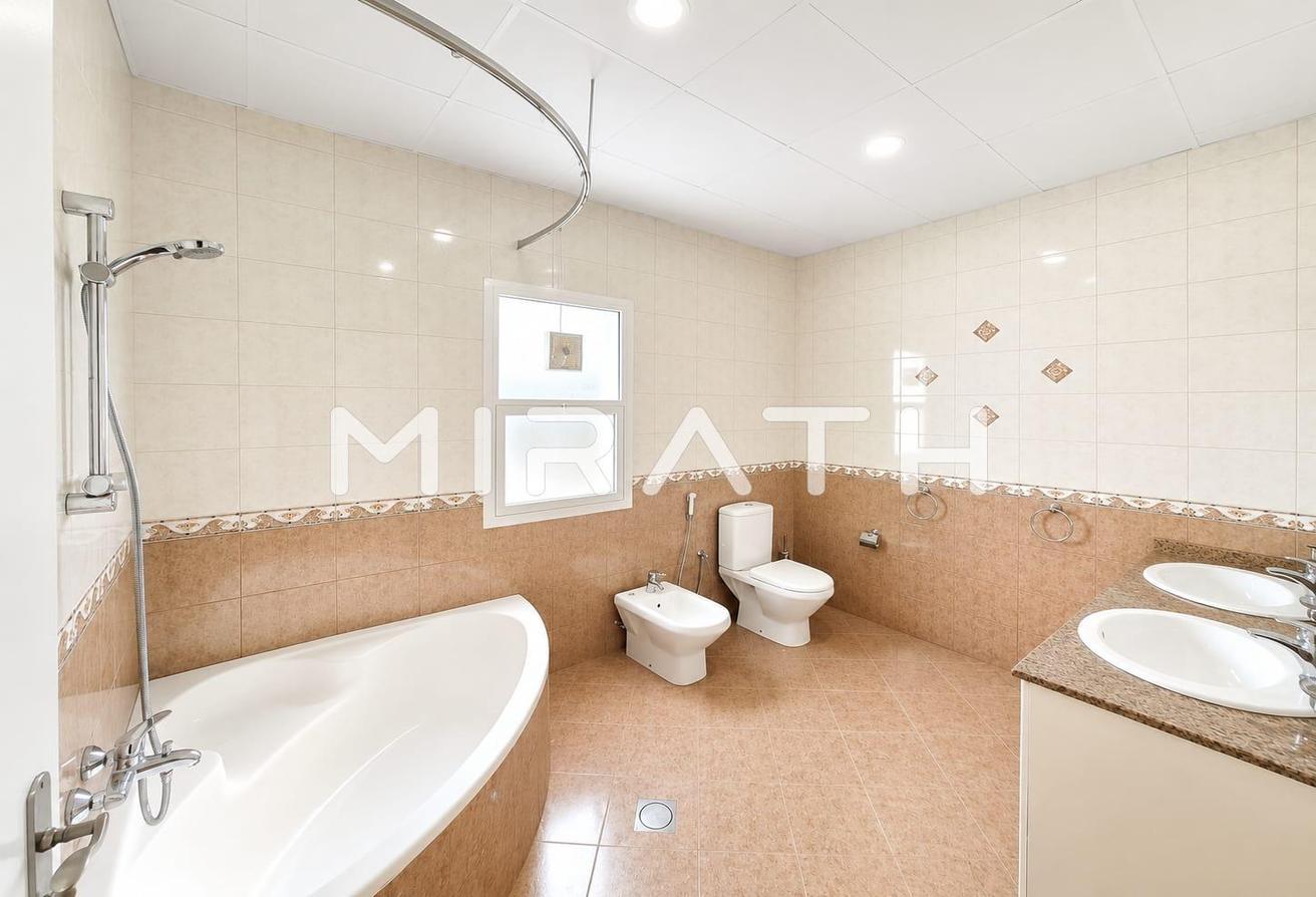 4BR + Private Green |Spacious Independent Villa photo 7