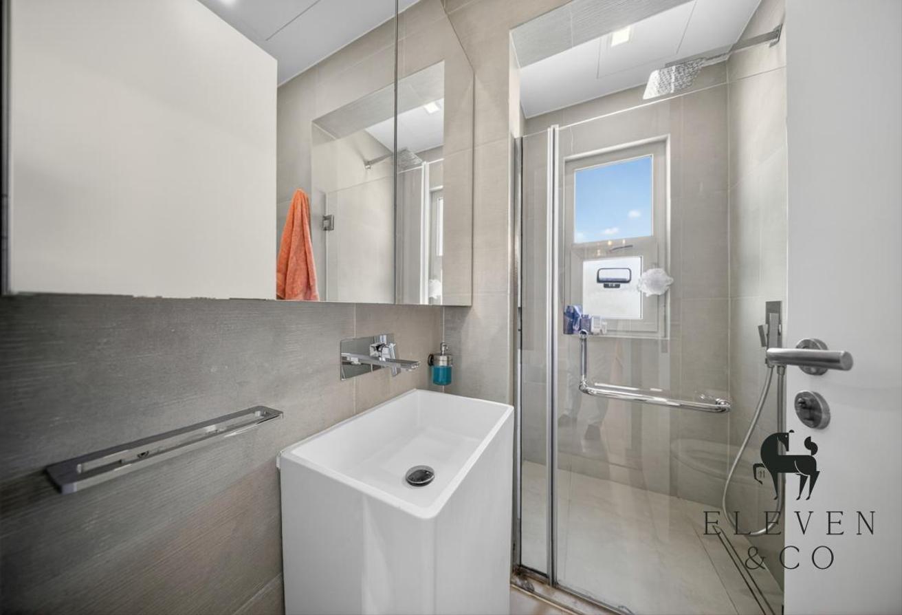 Fully Upgraded | 5BR Greenbelt Corner Villa photo 13