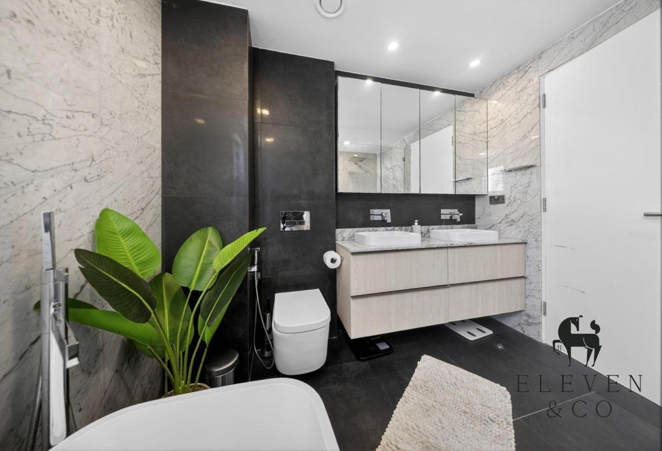 Fully Upgraded | 5BR Greenbelt Corner Villa photo 12