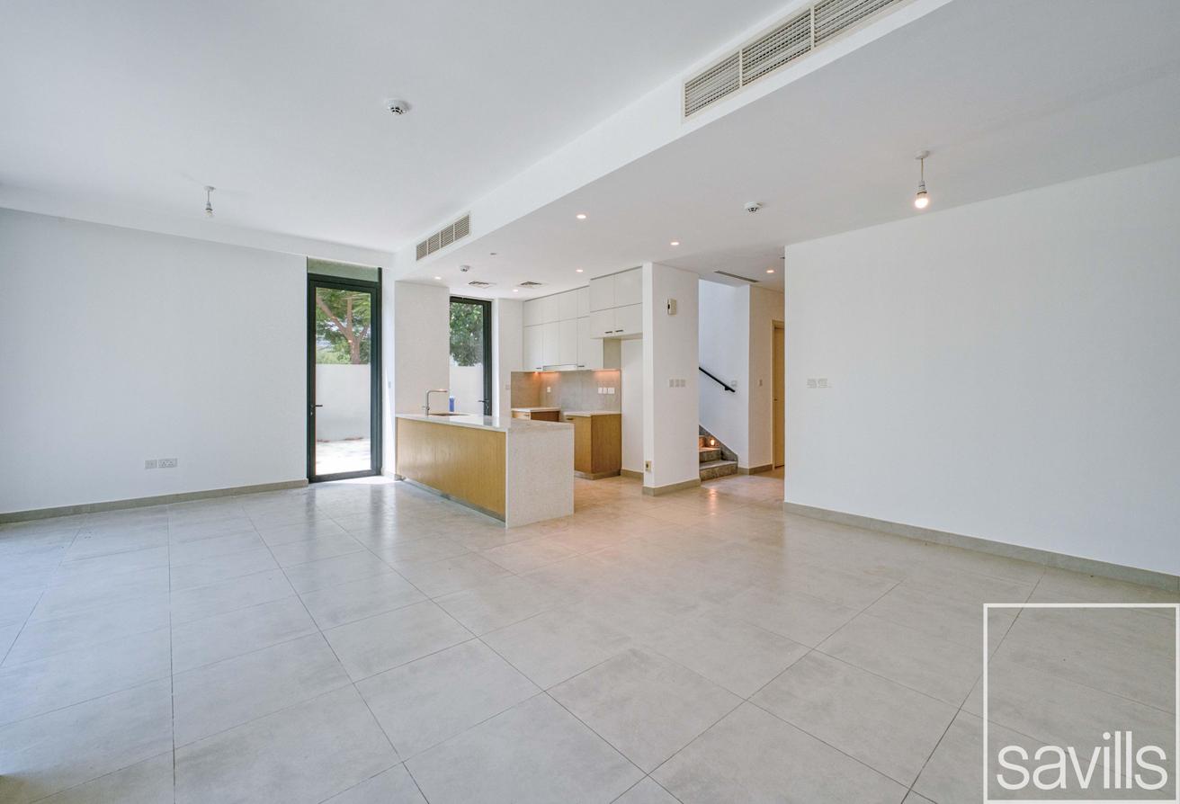 Large Corner Plot | Range Views | Multiple Options photo 5