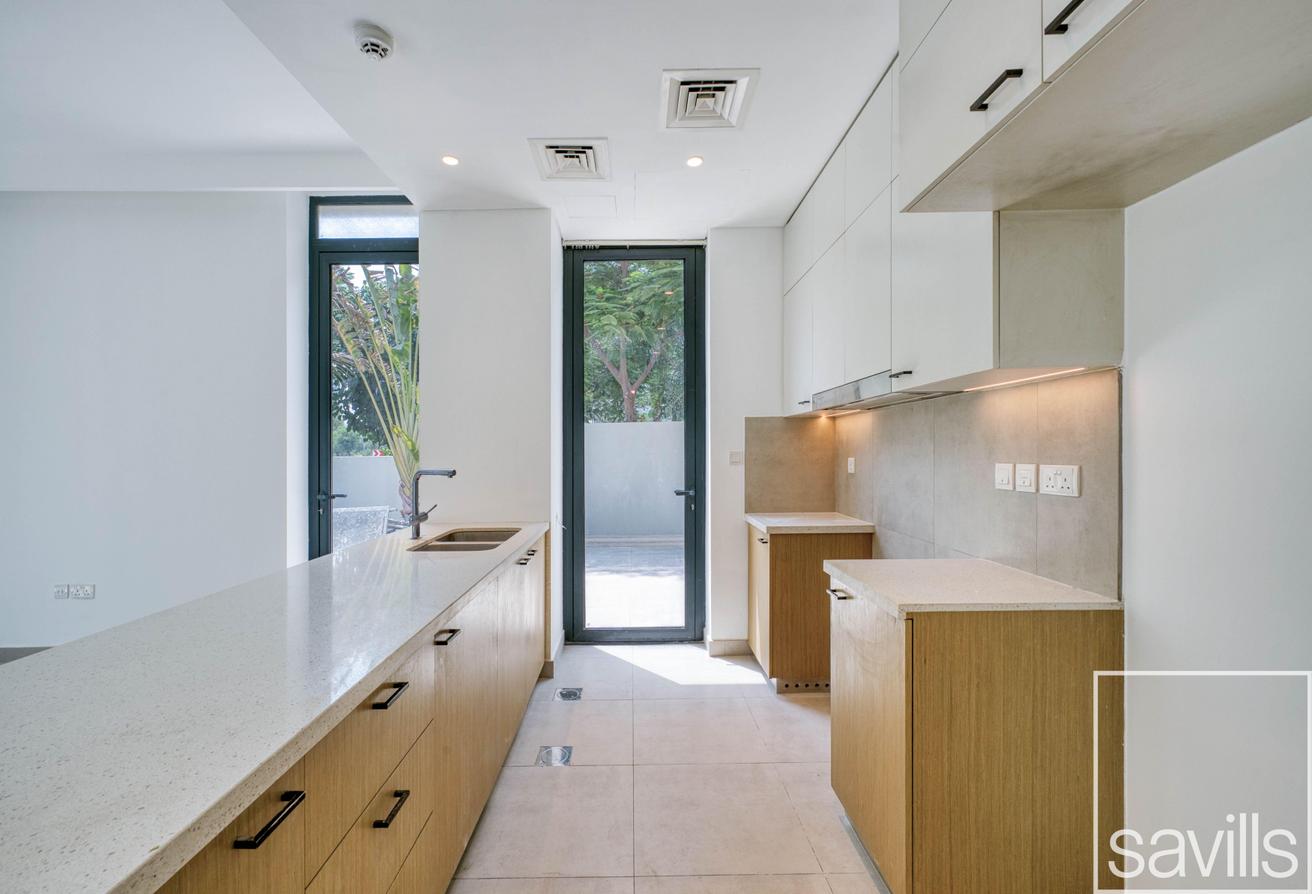 Large Corner Plot | Range Views | Multiple Options photo 8
