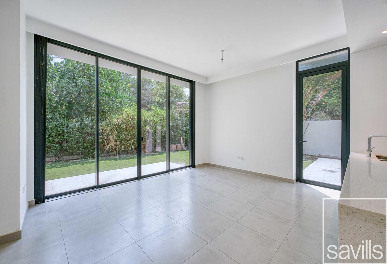 Large Corner Plot | Range Views | Multiple Options photo 4