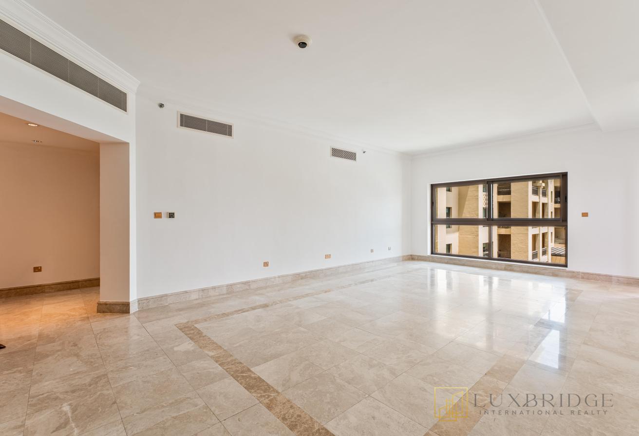 Spacious | Unfurnished | Prime Location photo 2