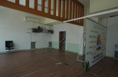 Shop - Studio for sale in Building Y15 - England Cluster - International City - Dubai