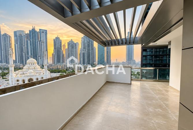 Generous Terrace | Corner Unit | Boulevard Living photo 2