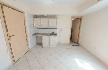 Apartment - Studio - 1 for rent in Bu Tina - Al Sharq - Sharjah Apartment - Studio - 1 for rent in Bu Tina - Al Sharq - Sharjah