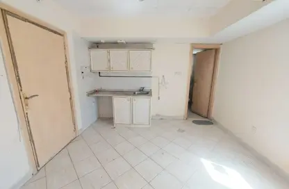 Apartment - 1 Bathroom for rent in Bu Tina - Al Sharq - Sharjah
