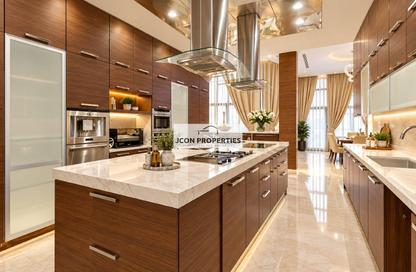 Villa - 7+ - 7+ for rent in Emirates Hills - Dubai