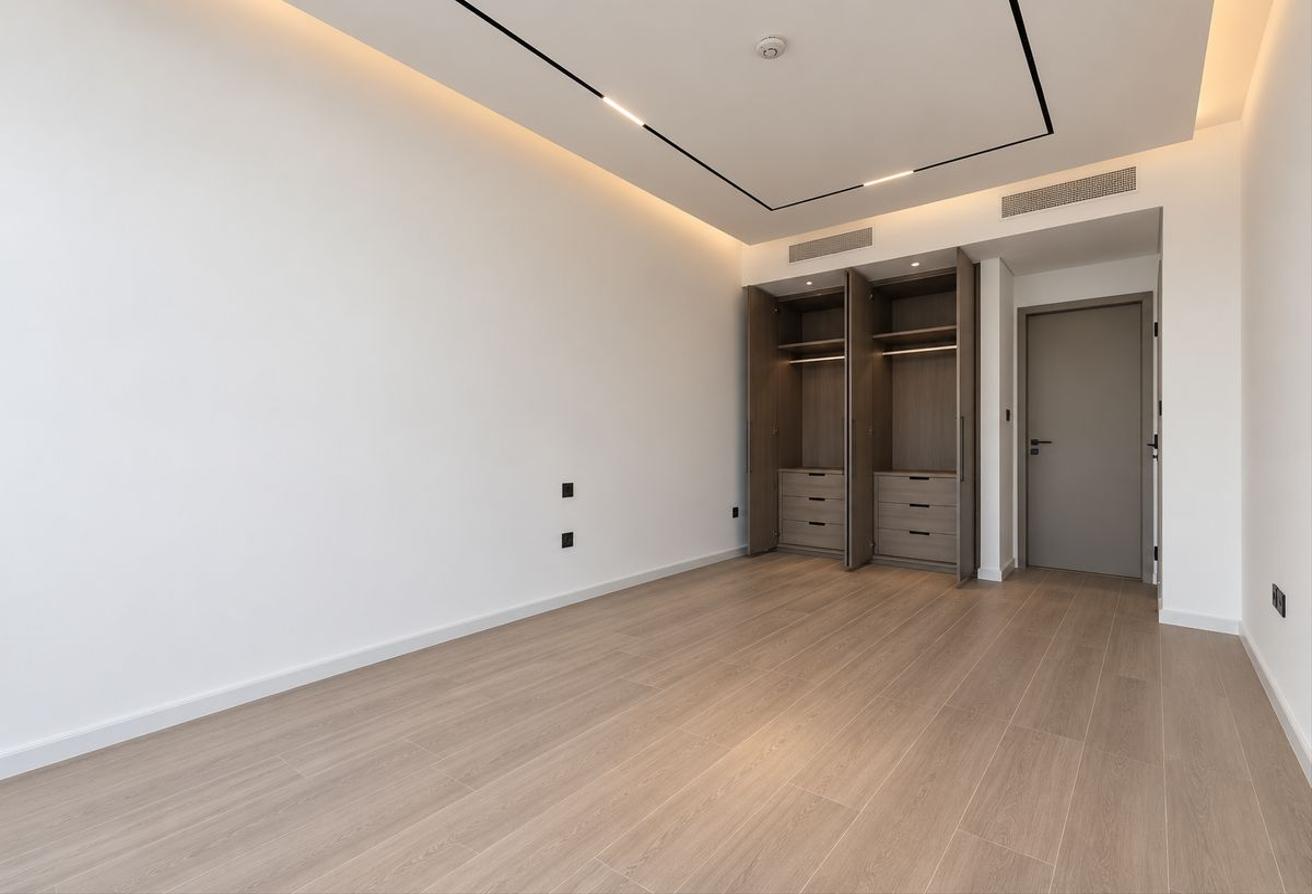 Extended Villa | Never Lived In | Single Row photo 8