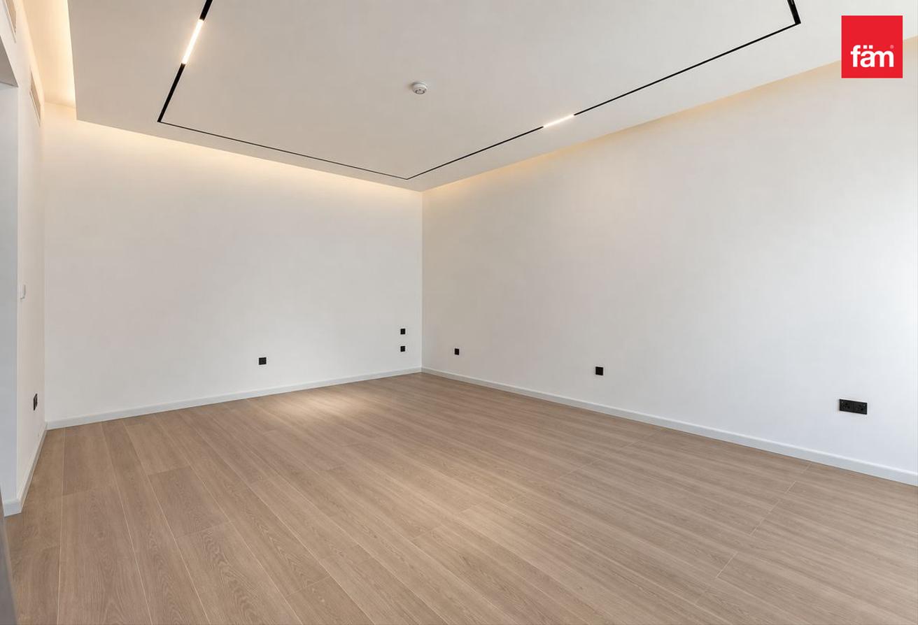 Extended Villa | Never Lived In | Single Row photo 7