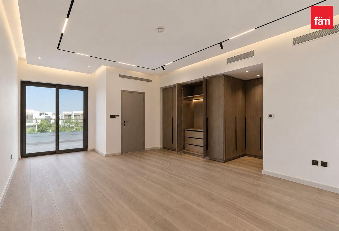 Extended Villa | Never Lived In | Single Row photo 4