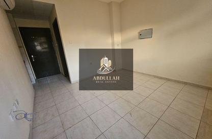 Apartment - Studio - 1 Bathroom for rent in Muwaileh 3 Building - Muwaileh - Sharjah