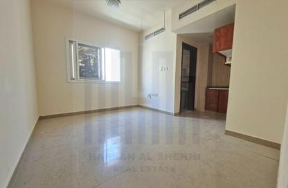 Apartment - Studio - 1 Bathroom for rent in Muwailih Building - Muwaileh - Sharjah