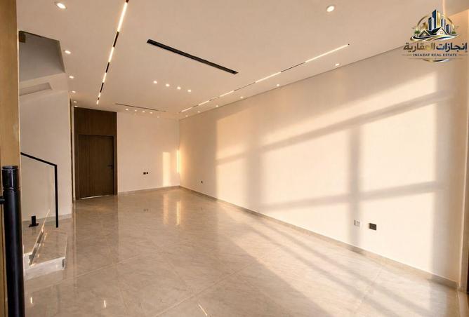 143740030 - Property Image 3