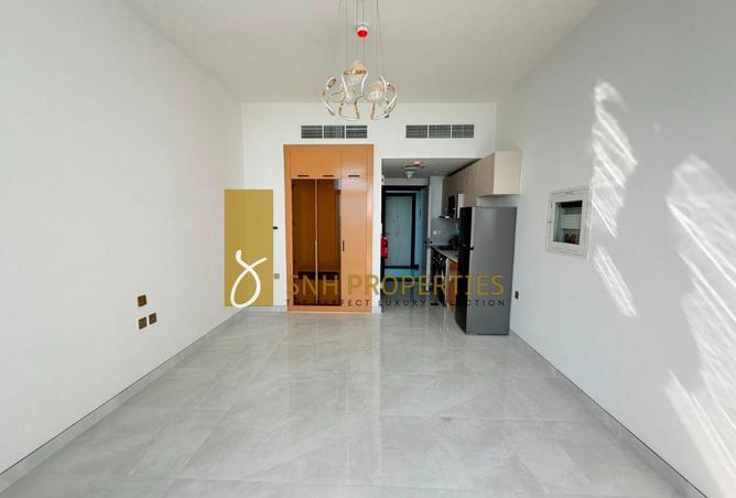 100411755 - Property Image 2