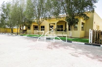 Villa - 3 Bedrooms - 5 Bathrooms for rent in Shakhbout City - Abu Dhabi