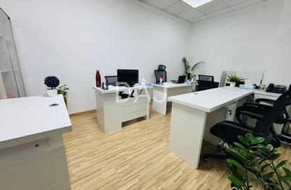 Office Space - Studio - 1 Bathroom for rent in Al Fajer Complex - Oud Metha - Bur Dubai - Dubai