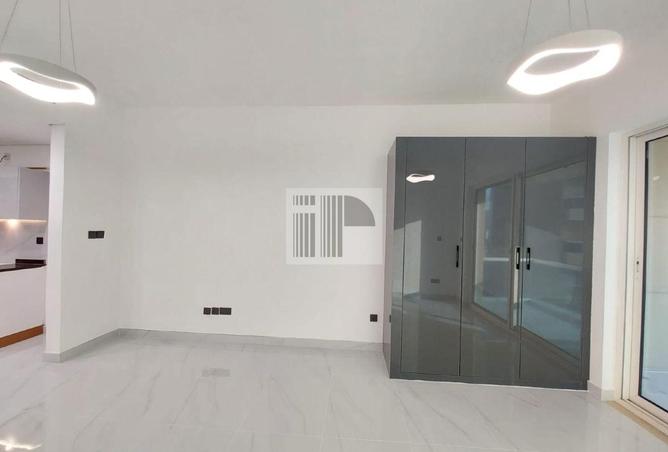 Modern Newly Renovated | With Parking | Crescent B photo 3