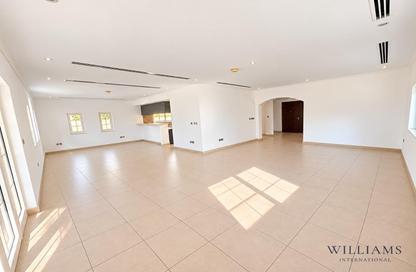 Villa - 3 - 3 for rent in District 7 - Jumeirah Park - Dubai