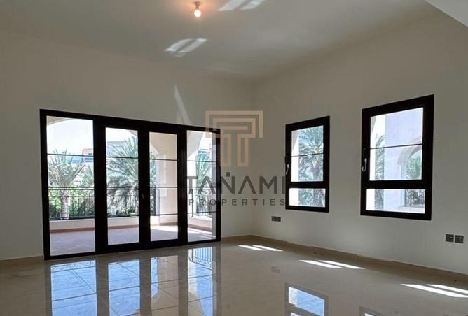 74618817 - Property Image 3