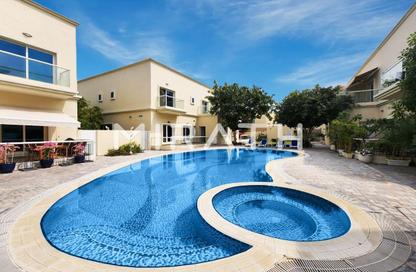 Villa - 4 Bedrooms - 6 Bathrooms for rent in Jumeirah 3 Villas - Jumeirah 3 - Jumeirah - Dubai