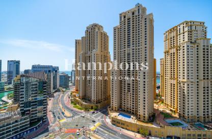 Apartment - 1 Bedroom - 2 Bathrooms for sale in Marina Wharf 1 - Marina Wharf - Dubai Marina - Dubai