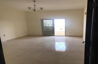 عمارة بالكامل - استوديو - 8 حمامات للبيع في الجرف الصناعية 2 - الجرف الصناعية - عجمان