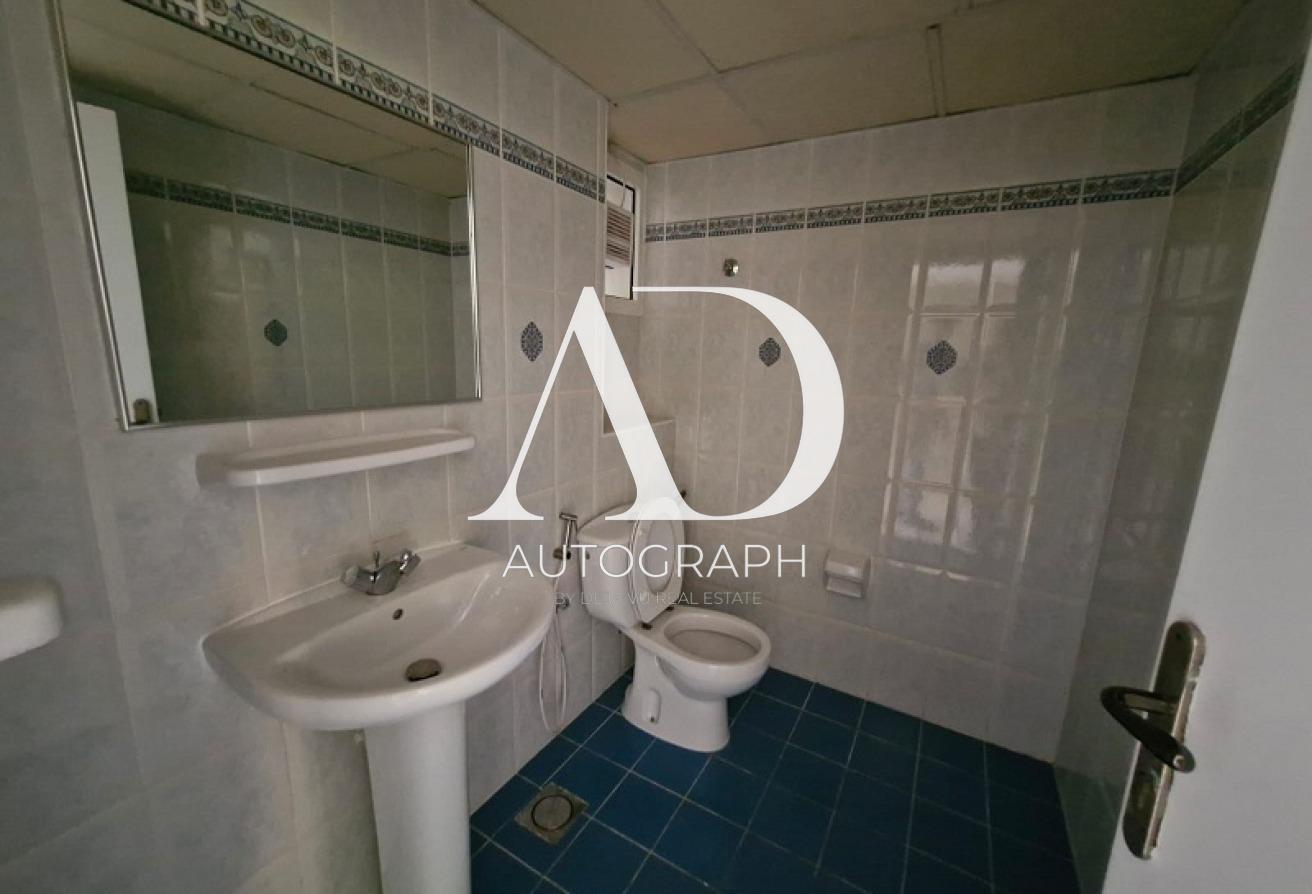 Elegant 3BR Villa with Maid’s Room | Shared Pool photo 5