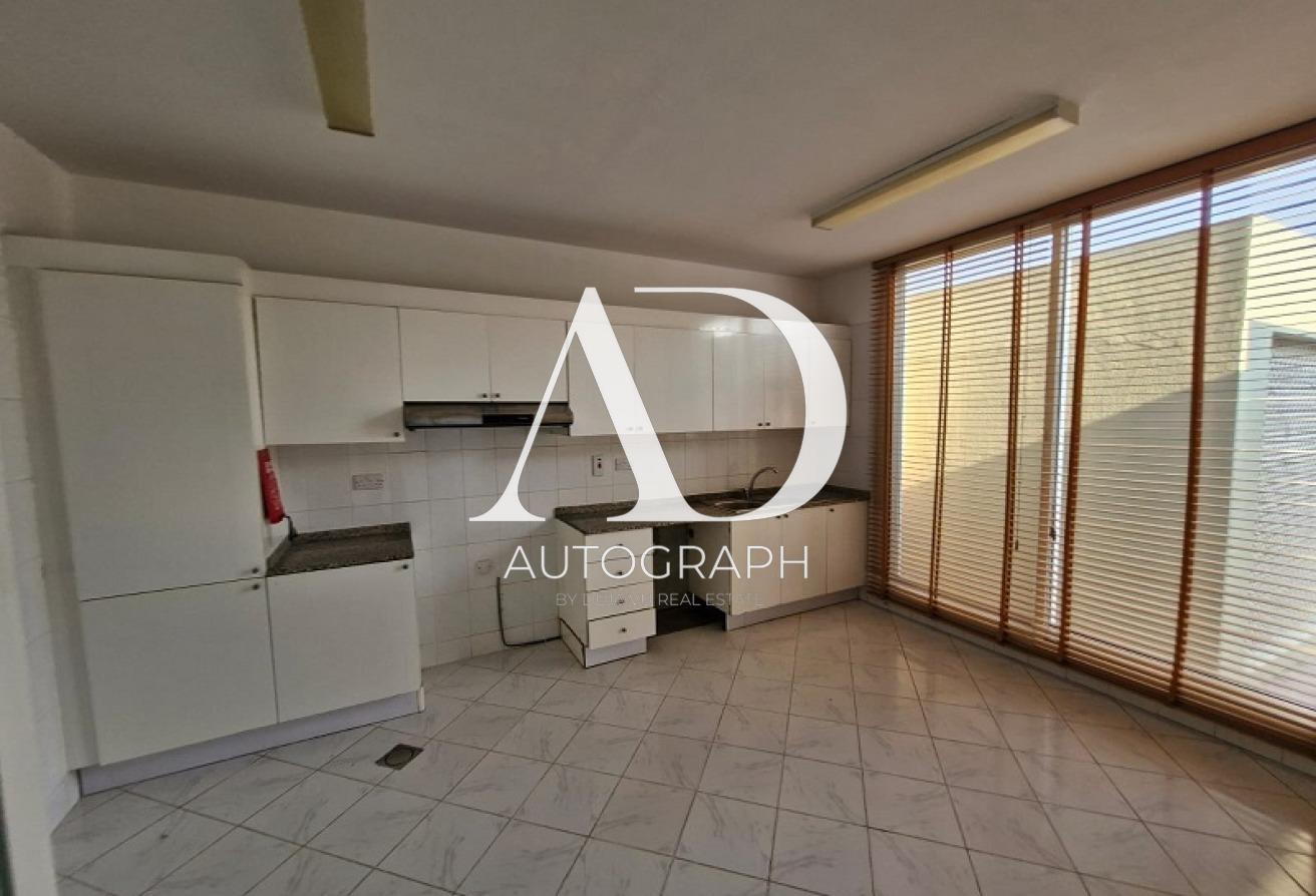 Elegant 3BR Villa with Maid’s Room | Shared Pool photo 3
