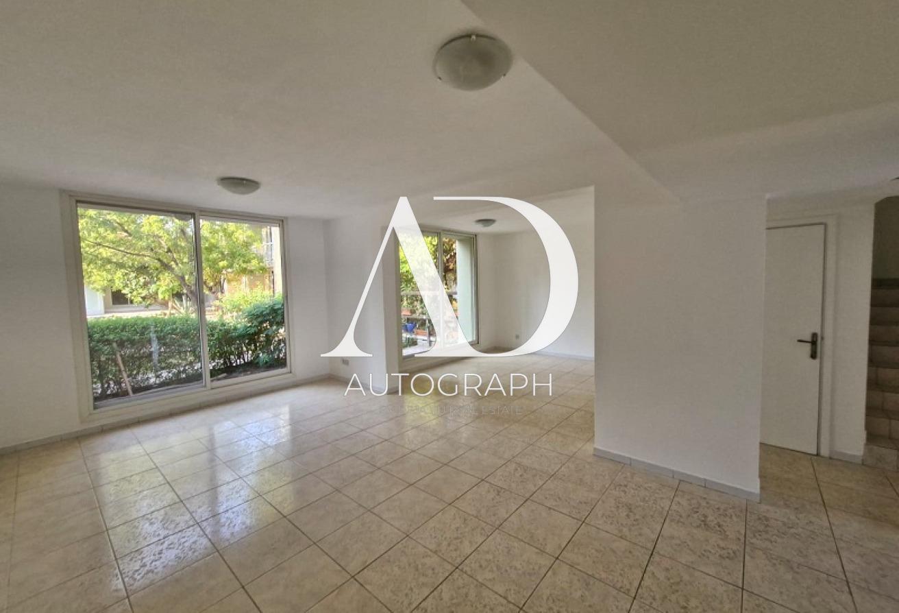 Elegant 3BR Villa with Maid’s Room | Shared Pool photo 2