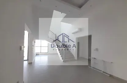 فيلا - 4 غرف نوم - 7 حمامات للايجار في مدينة الرياض - أبوظبي