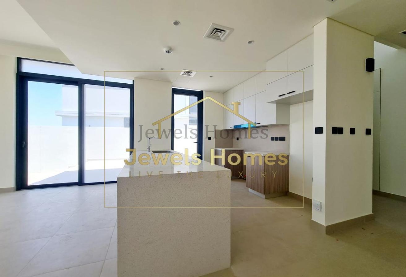 Hot Deal| Single Row| Golf facing|Vacant Now| Call photo 9