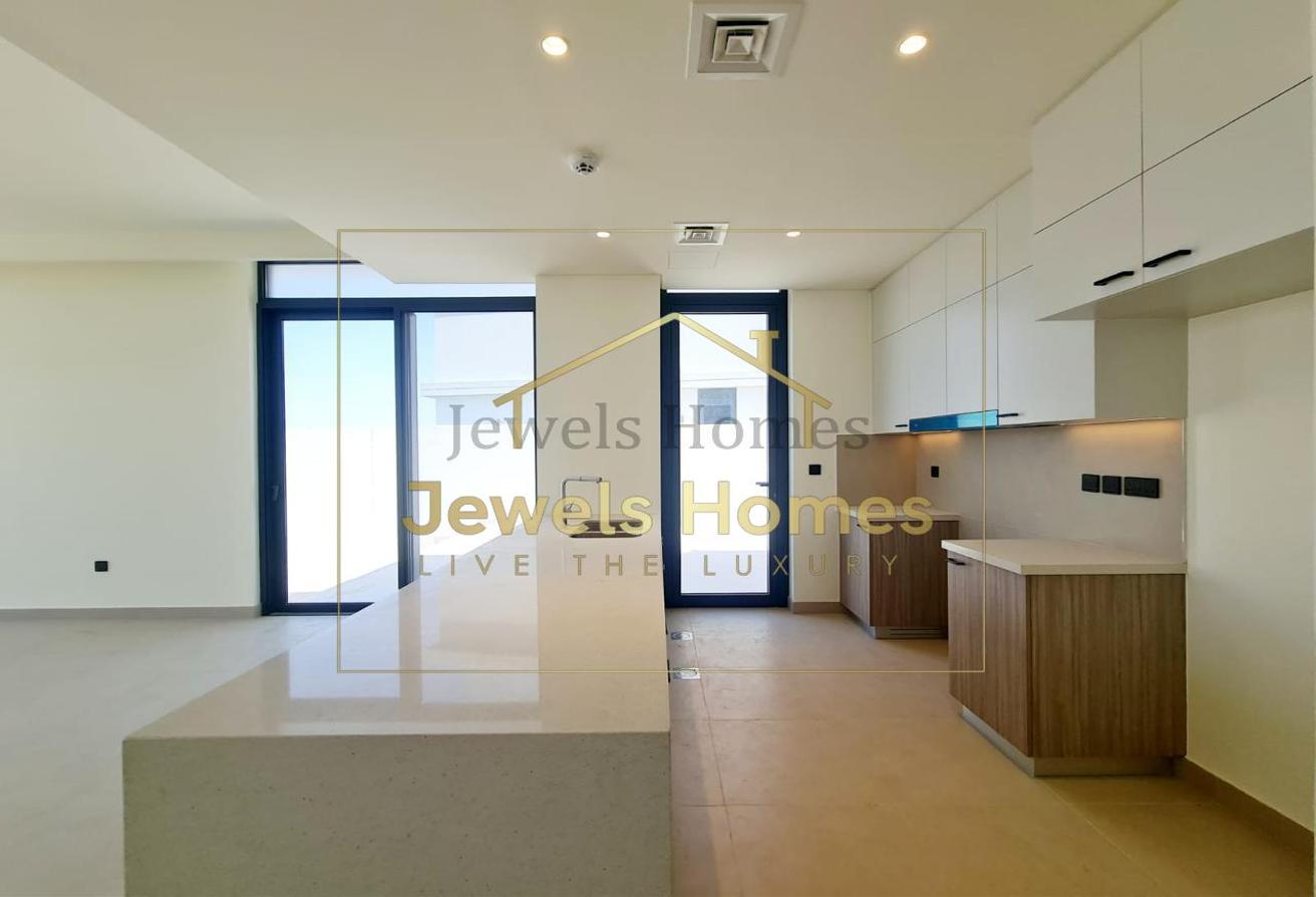Hot Deal| Single Row| Golf facing|Vacant Now| Call photo 17