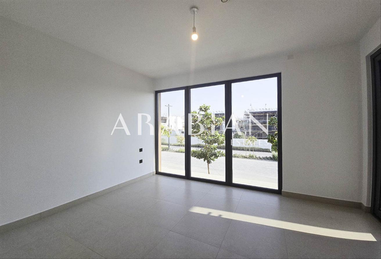 5 Bedrooms | Close to Pool & Park | Brand New photo 5