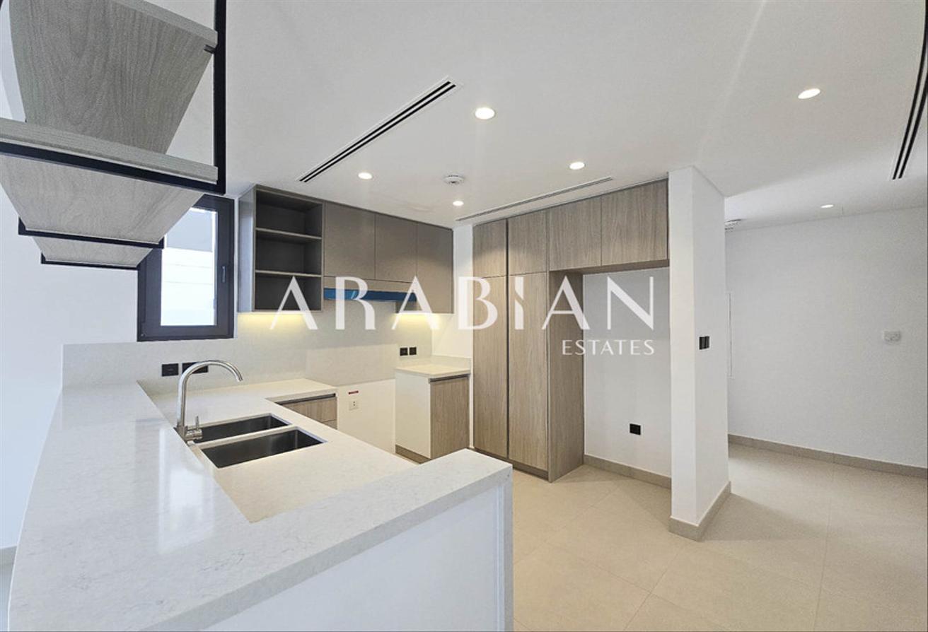 5 Bedrooms | Close to Pool & Park | Brand New photo 9