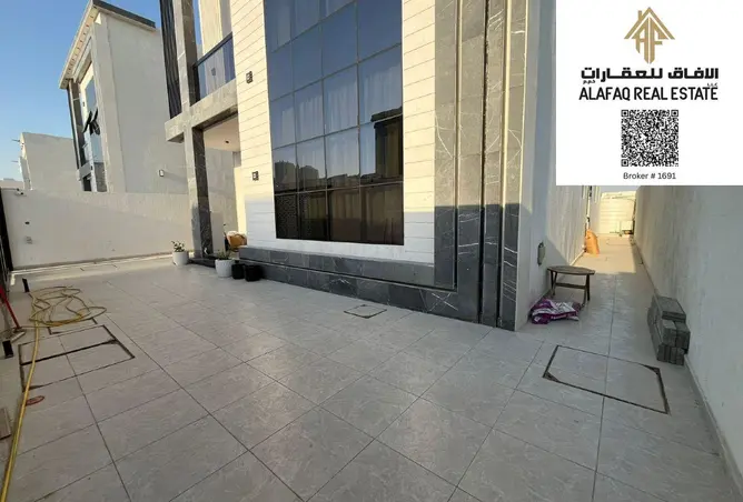 128852401 - Property Image 2