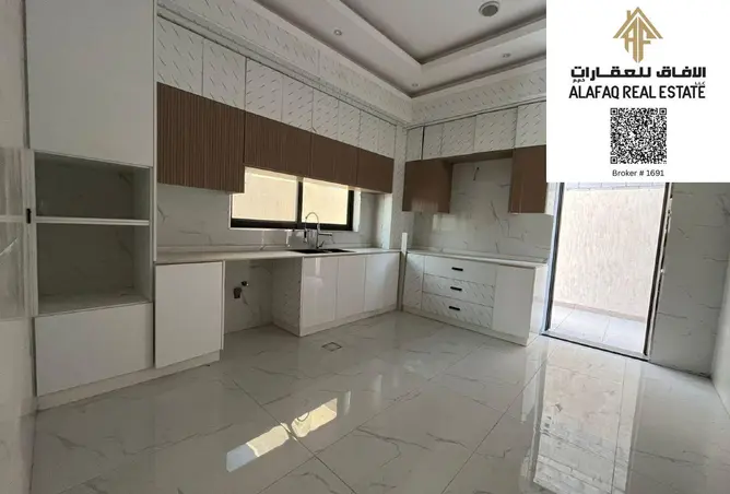 128852401 - Property Image 3