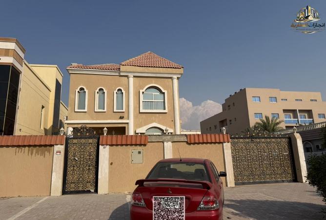 Freehold Electricity, water, and AC units include