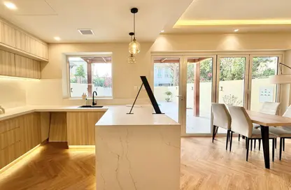 فيلا - 2 غرف نوم - 3 حمامات للايجار في الينابيع 15 - الينابيع - دبي