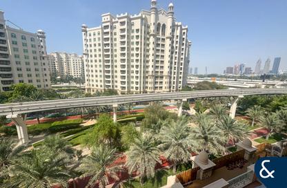 Apartment - 2 Bedrooms - 1 Bathroom for sale in Golden Mile 1 - Golden Mile - Palm Jumeirah - Dubai